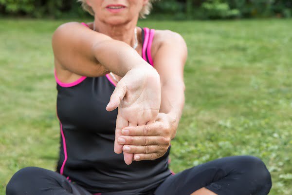 Stretching and Wrist Strengthening Exercises for Carpal Tunnel Syndrome